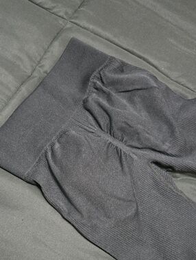 Black Ribbed Scrunch Butt Leggings